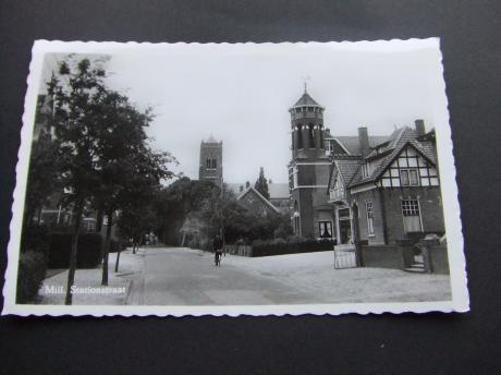 Mill Stationsstraat kerktoren met weerhaan